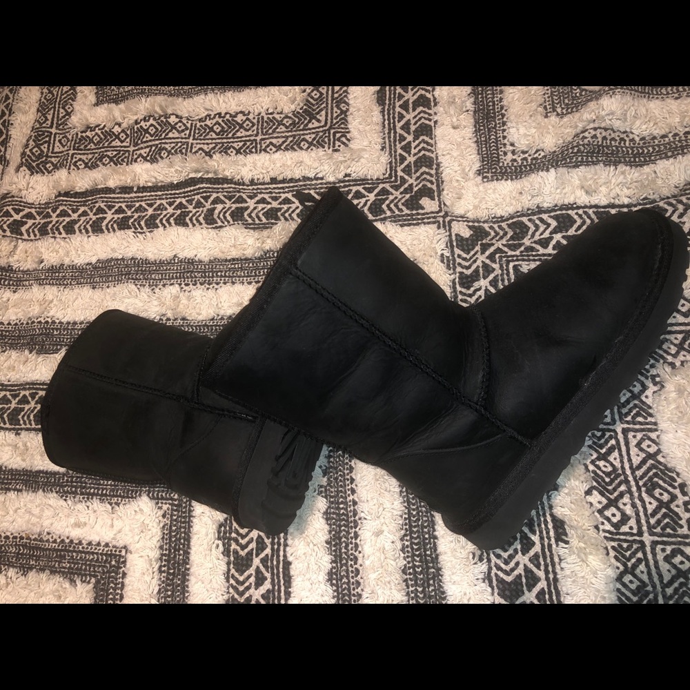 UGG classic short boots- black (Like new!)